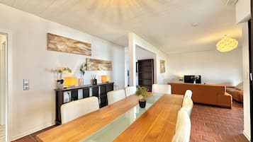 Deluxe-Villa, Gartenblick | Esszimmer