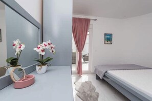 Iron/ironing board, WiFi, bed sheets - Villa Jana 1 (Novalja)
