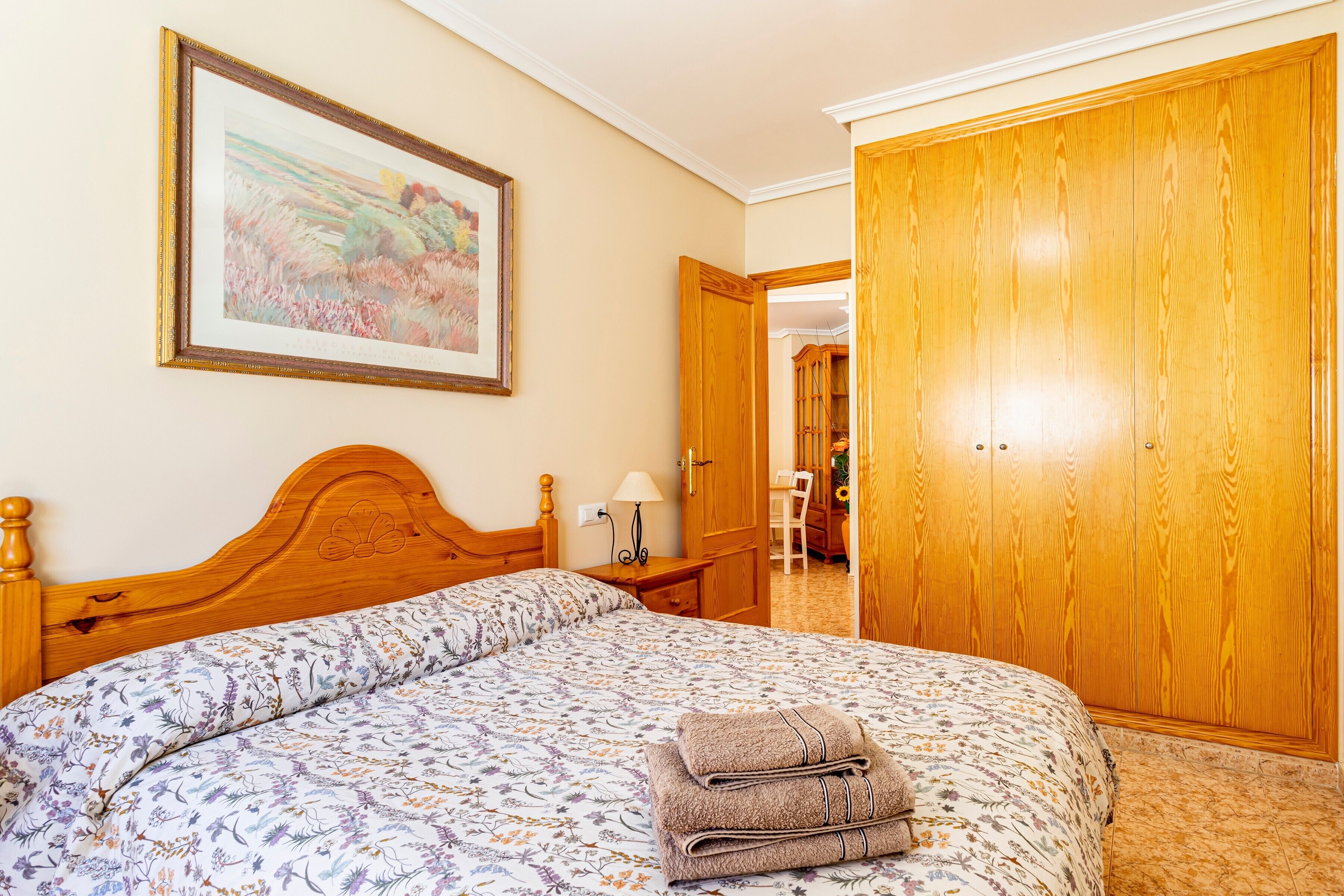 2 dormitorios, tabla de planchar con plancha, wifi y ropa de cama