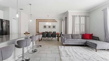 Apartment | 4 bedrooms, Internet