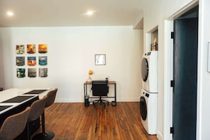House | 1 bedroom, Internet - Loft 302 - The William - Sunlit - Above Carrigans (Birmingham)