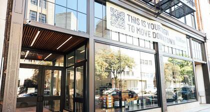 Loft 303 - The William - Atrium - Chic - Walkable