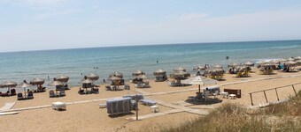 Pink House Socrates Kerkyra Beachside Studio