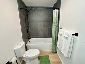 House - Charming 2BR in Columbia Walkable Pet-friendly (Bellingham)