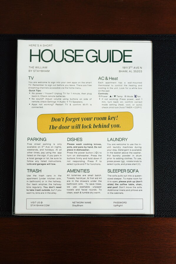 Guide de la maison « The William » de Staybham, décrivant les équipements disponibles, tels que la télévision, la climatisation et le chauffage, le stationnement, la vaisselle, la buanderie, les poubelles, les commodités et le canapé-lit.