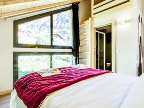 5 bedrooms, iron/ironing board, WiFi, bed sheets - Luxury Chalet 12 Guests – Mont-Blanc View – Near Chamonix (Servoz)