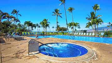 Lämmitetty uima-allas