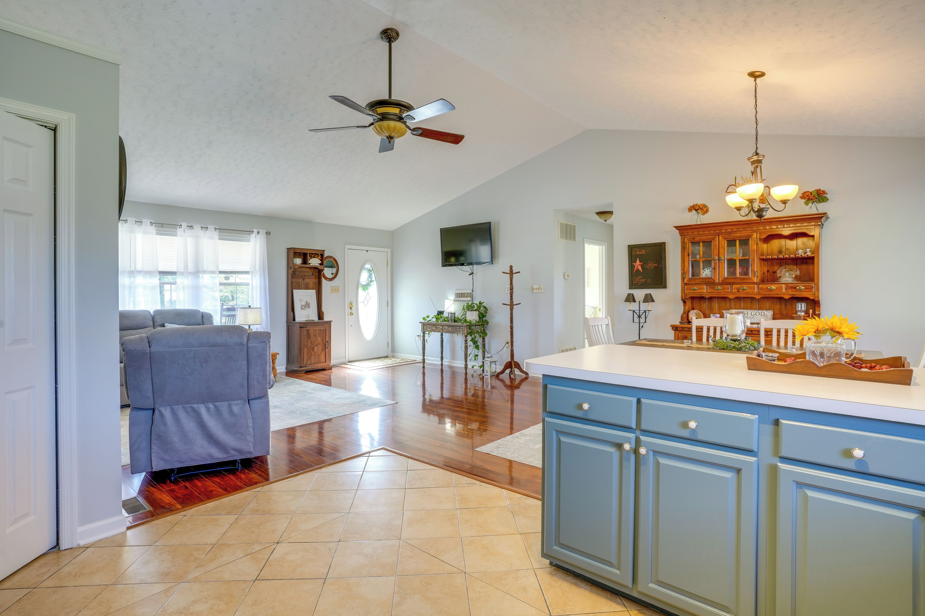 House (2 Bedrooms) | Interior