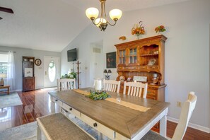 House (2 Bedrooms) | Interior - Hike & Explore: Scenic Timberville Ranch Retreat! (Timberville)