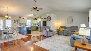 House (2 Bedrooms) | Front of property