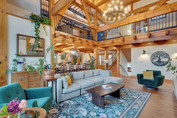 House (Multiple Bedrooms) | Interior - Big Groups Welcome! Mtn-view Onalaska Estate (Onalaska)