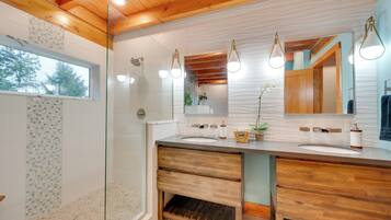 House (Multiple Bedrooms) | Interior