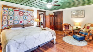 House (3 Bedrooms) | Interior - Pet-friendly Home w/ River Access in Crothersville (Crothersville)