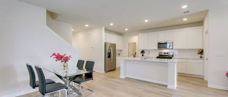 House (2 Bedrooms) | Interior