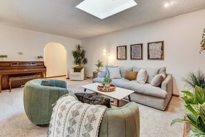 House (4 Bedrooms) | Interior - 4 Mi to Capitol: Spacious Springfield Home w/ Deck (Springfield)