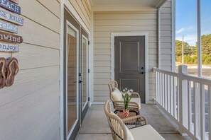 Apartment (2 Bedrooms) | Interior - Golf Getaway in Calabash w/ 18-hole Course Access! (Calabash)