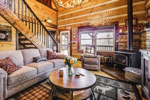 House (2 Bedrooms) | Interior - Hot Tub Haven! Mtn-view Home 13 Mi to Bryson City! (Whittier)