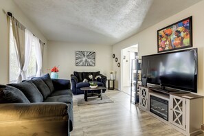 House (4 Bedrooms) | Front of property