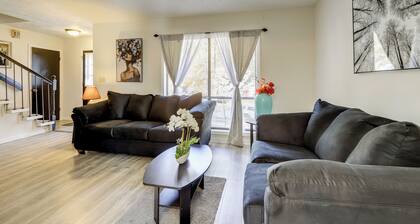 Easy Hwy Access to Atl: Work-ready Riverdale Home