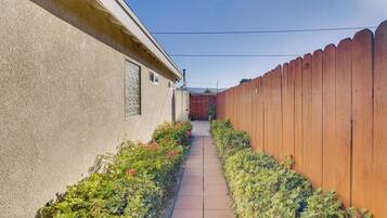 Apartment (0 Bedroom) | Interior