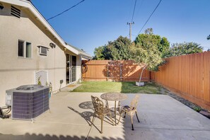 Apartment (0 Bedroom) | Interior - Work & Play! Extended-stay Studio in Simi Valley (Simi Valley)
