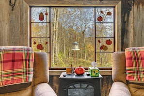 House (2 Bedrooms) | Interior - 9 Mi to Hocking Hills SP: Cabin w/ Private Hot Tub (Lancaster)