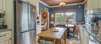 Monthly Stay Special! Cozy Cottage in Huntington