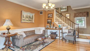 House (2 Bedrooms) | Front of property