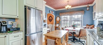 Art Lover's Paradise! Cozy Cottage in Huntington