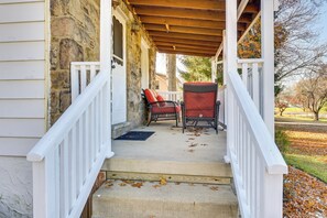 Interior - Quiet Home Base in the Heart of Boardman! (Boardman)