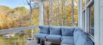 Unplugged Getaway on Lake Secession! Home w/ Dock