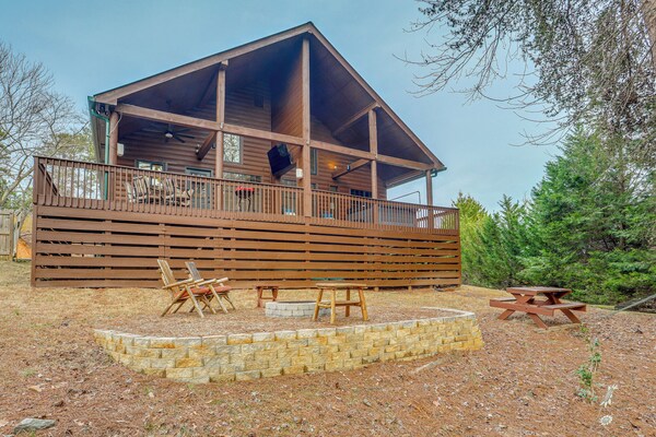 Steps To Lake Lanier: Wooded Escape W/ Boat Dock - Lake Lanier, GA