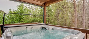 靠近拉尼爾湖的木林逃逸，附船隻碼頭