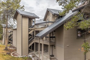 Exterior - Beautiful Mountain Views, walking distance to Big Sky Resort! (Big Sky)