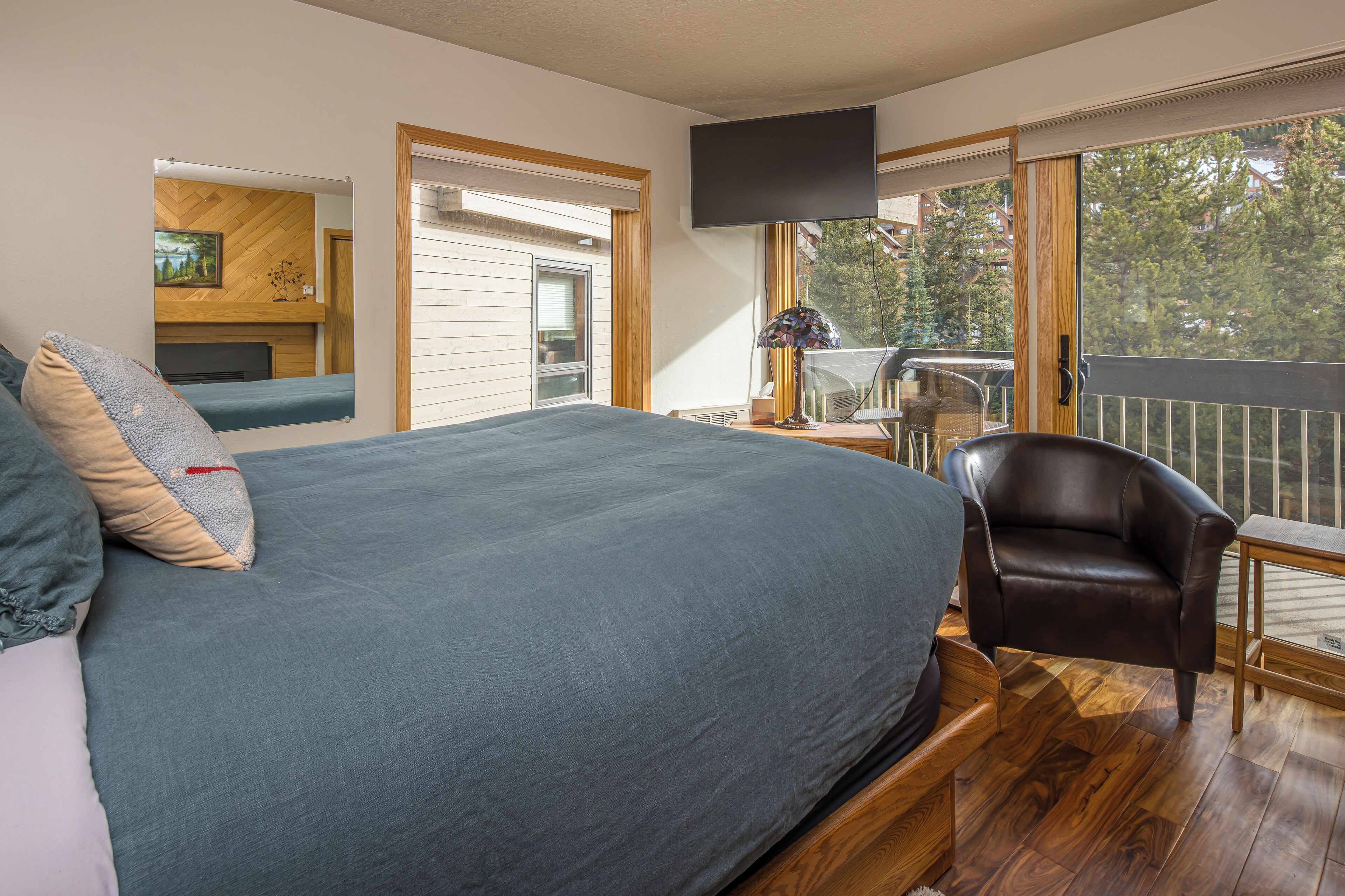 Fer et planche à repasser, Wi-Fi gratuit, draps fournis