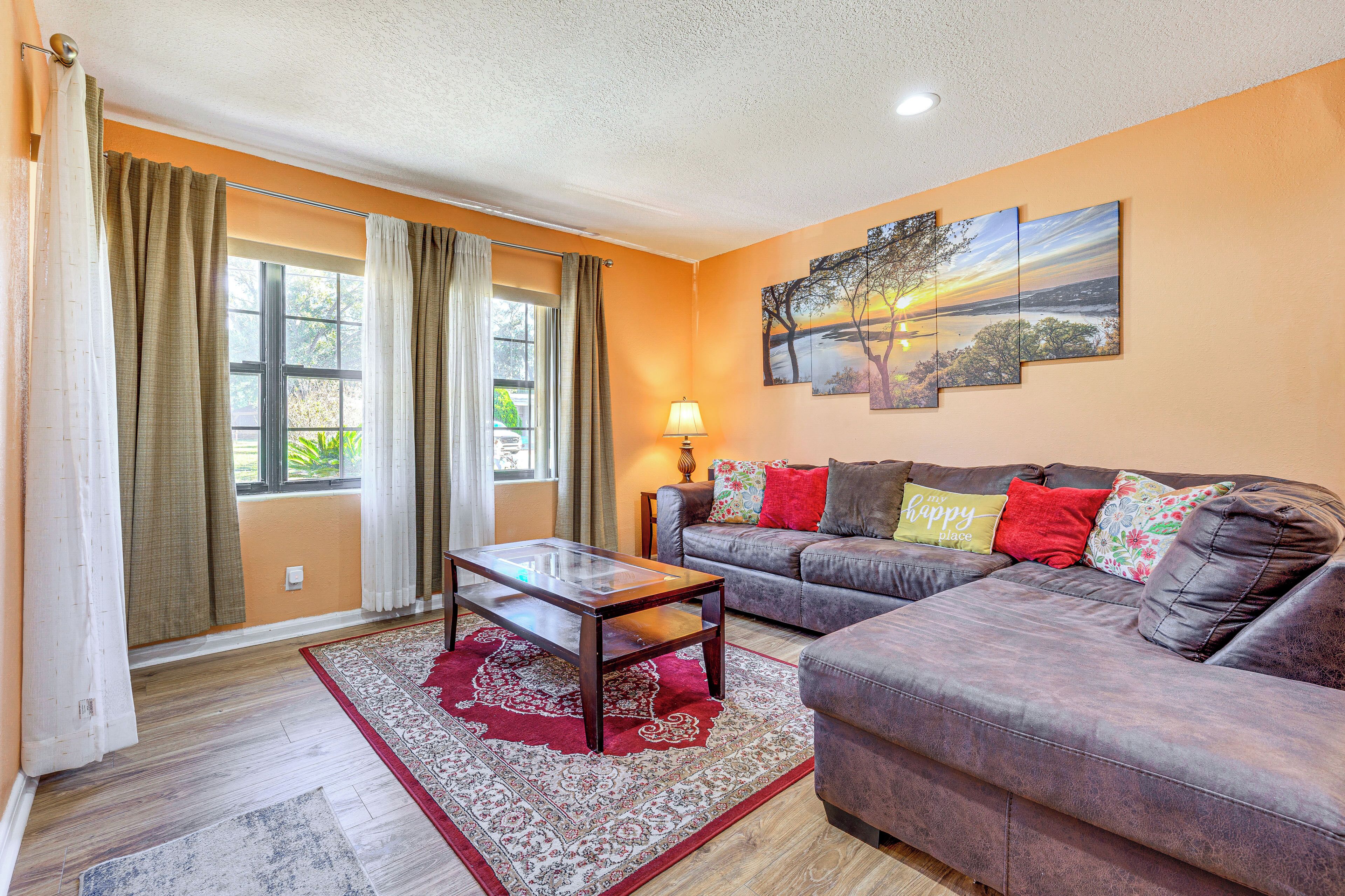 House (4 Bedrooms) | Interior