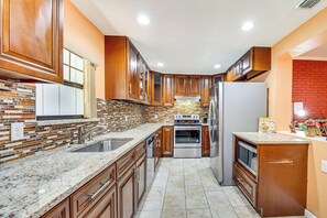 單棟房屋 (4 Bedrooms) | 內部