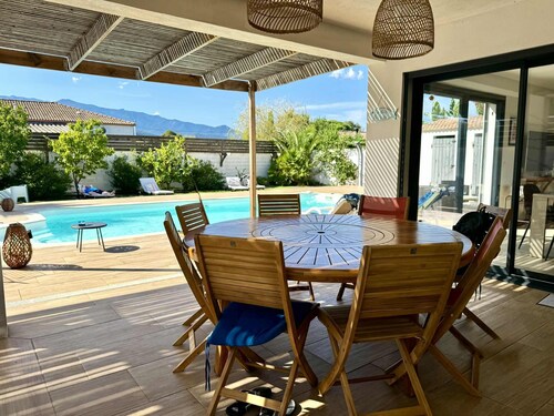 //Casaleoni Villa with a private, heated pool