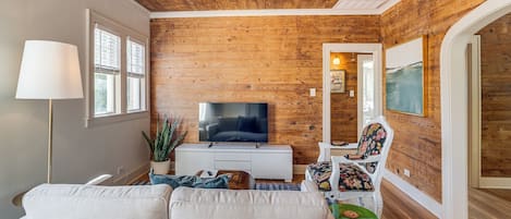 Apartment (2 Bedrooms) | Front of property