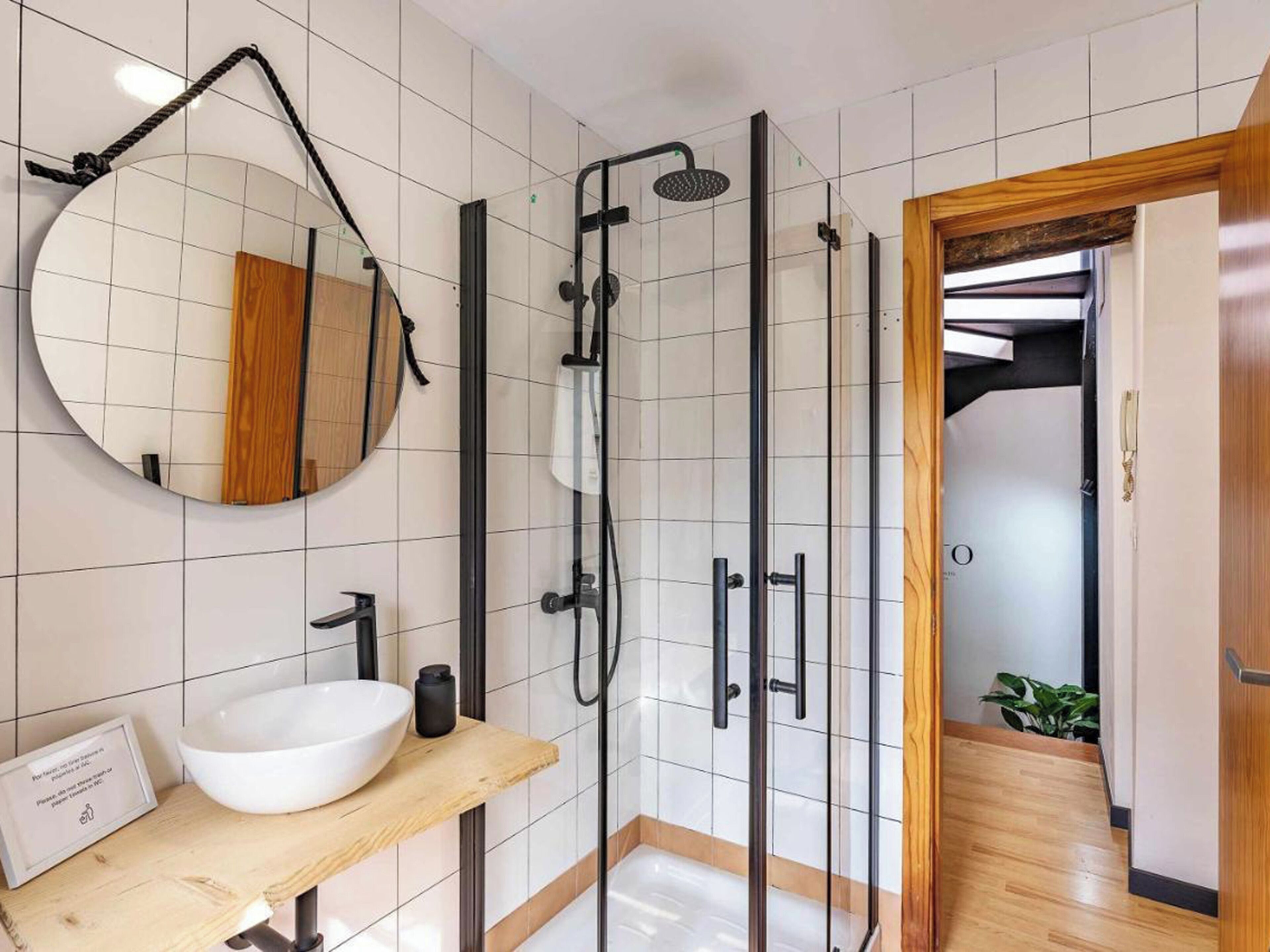 Family Apartment | Bathroom