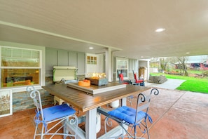 Interior - Peaceful Patio View! Waterfront Puget Sound Unit (Poulsbo)