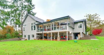 Peaceful Patio View! Waterfront Puget Sound Unit