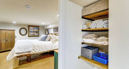 Peaceful Patio View! Waterfront Puget Sound Unit