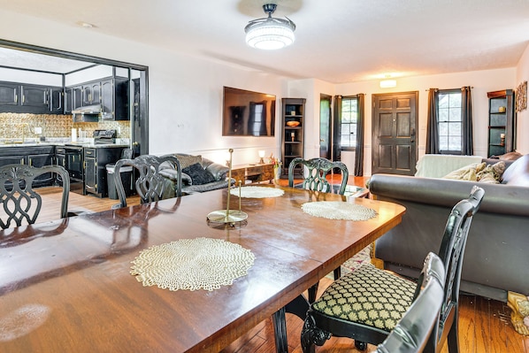 House (3 Bedrooms) | Interior