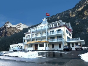 Front of property - Gemmi Hotel & Spa (Kandersteg)