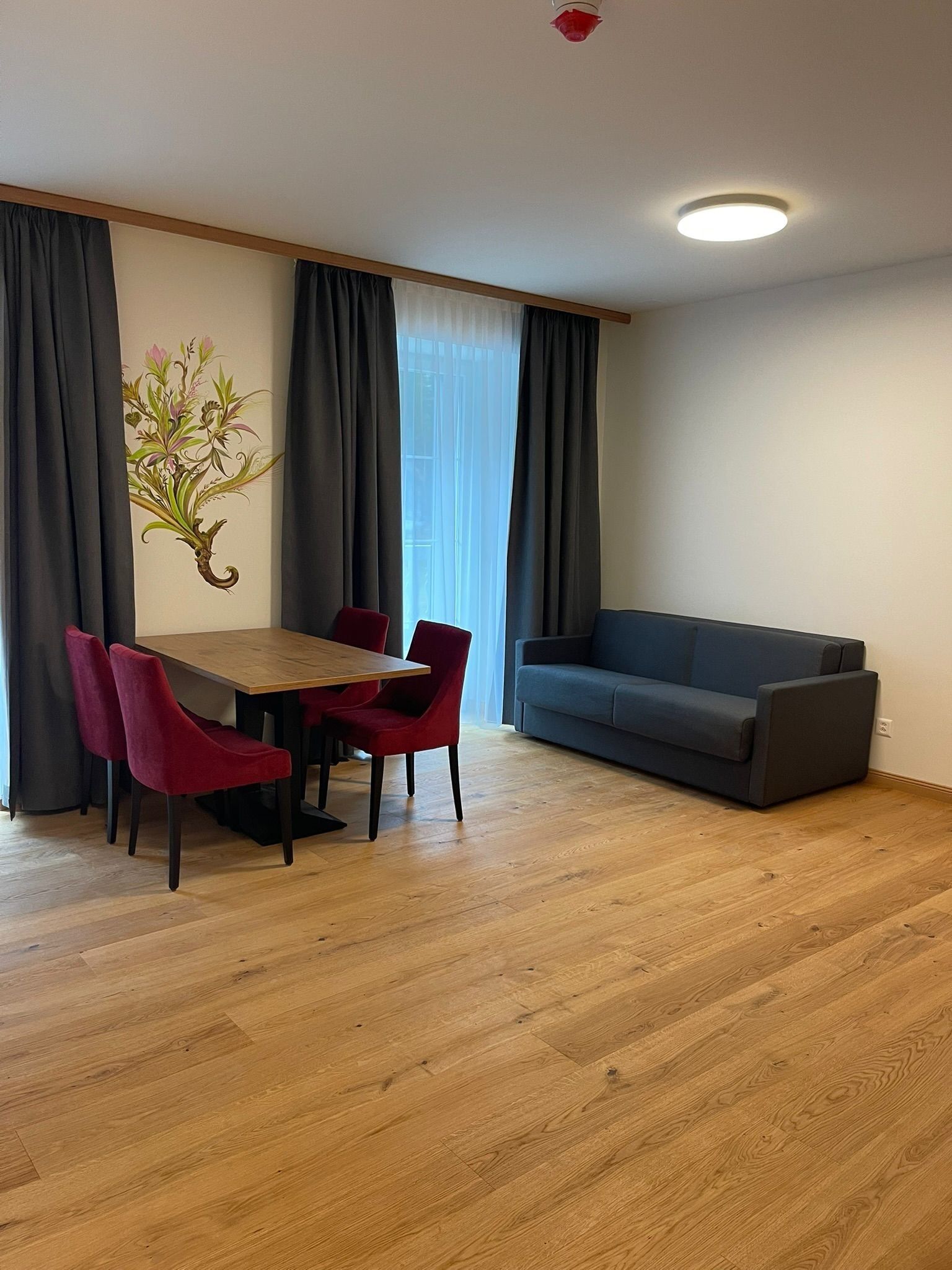 Classic Apartment, 2 Bedrooms, Mountain View | Living area | 55-inch Smart TV with digital channels, offices