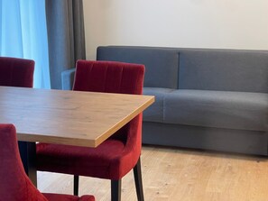 TV connectée de 55 pouces avec chaînes numériques, espaces bureaux