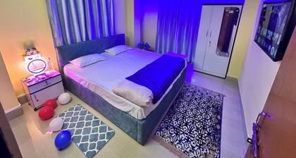 RIO AMOURA HOMESTAY PREMIUM LUXURY with Theme Lights Room in mid of City