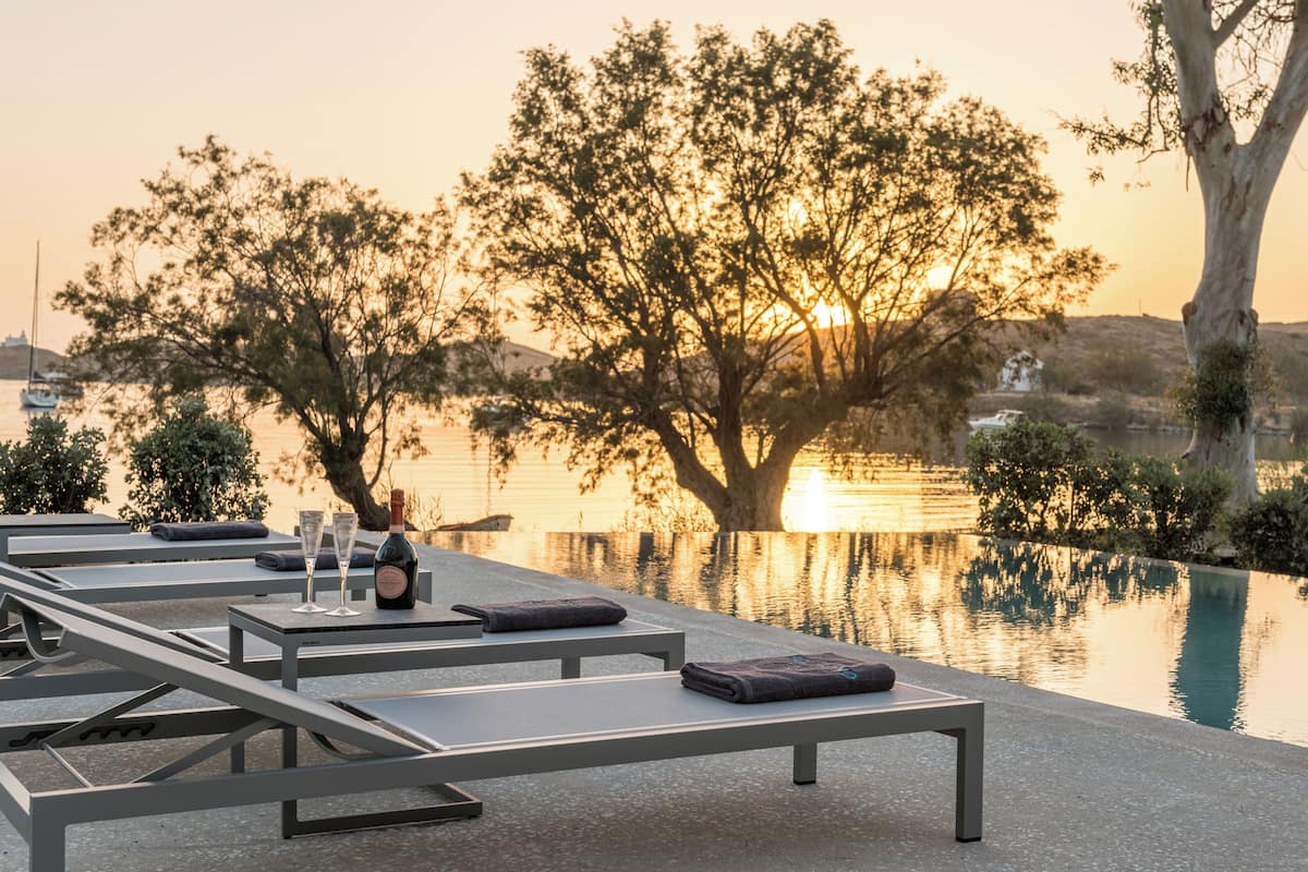 Pacific Suite | Exterior