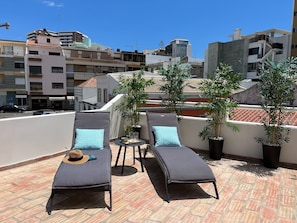 Terrace/patio - Stylish House - Sun Terrace central location and 10 minutes walk to Beach Ferry (Faro)